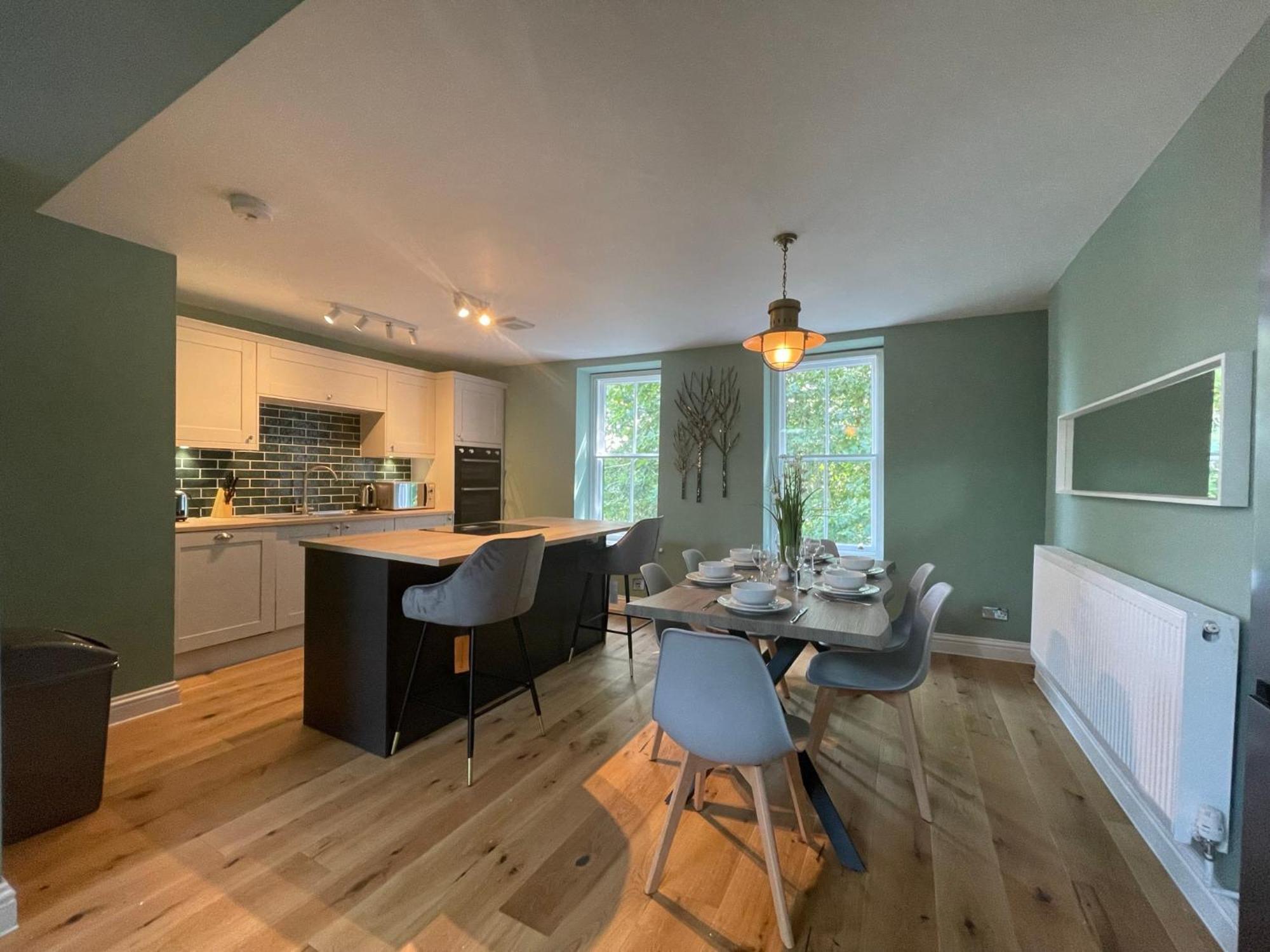 Apartment 2 Bedroom Stopoverz Bristol