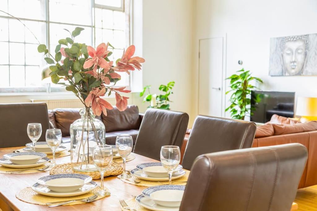 Blissful Corner Apartment Bristol
