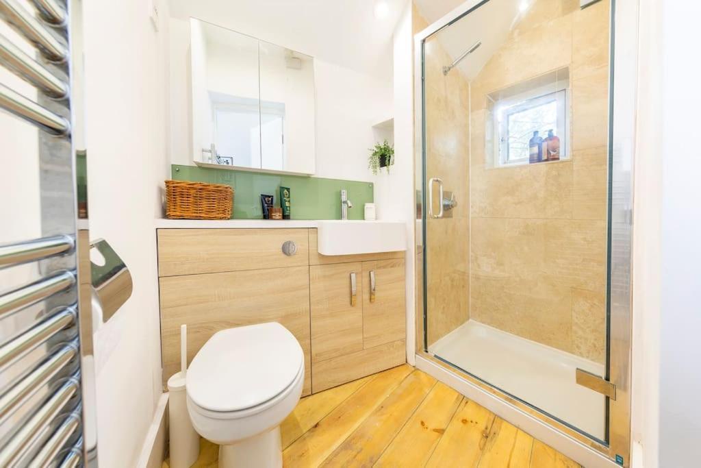 Blissful Corner Apartment Bristol
