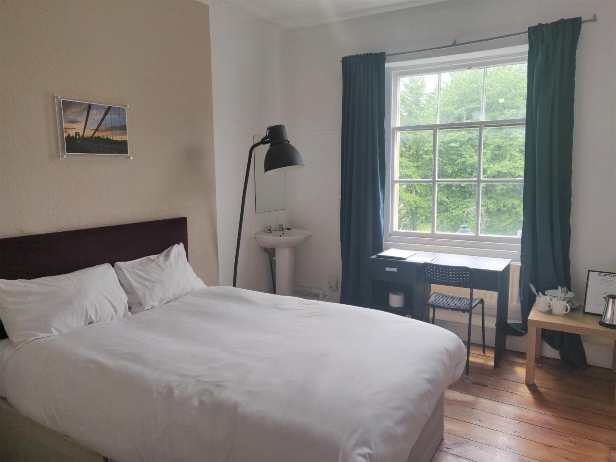 Westbourne Place - By Clifton Short Lets Apartment *