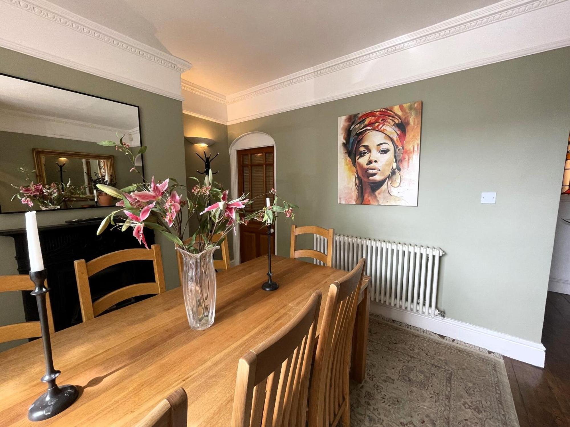 Fabulous Townhouse In Clifton *