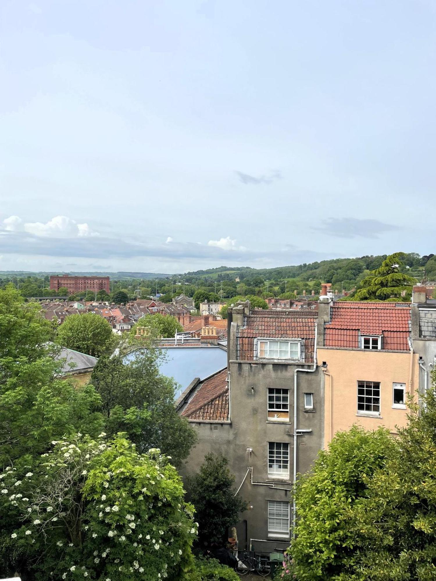 Fabulous Townhouse In Clifton Bristol