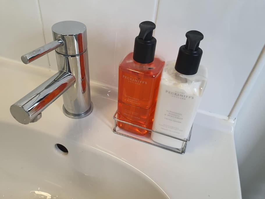 Chic 2 Bed Nr St George's Park