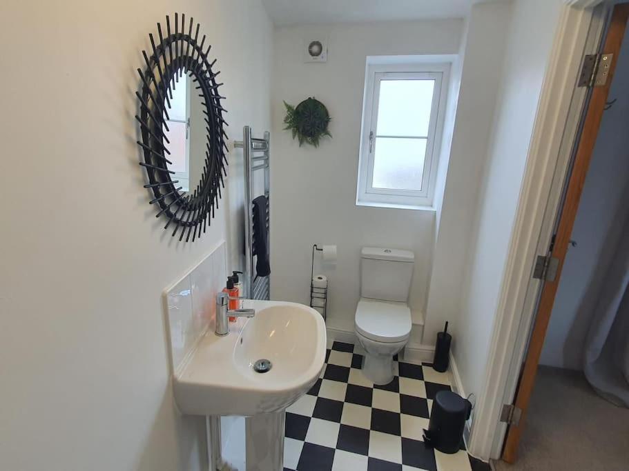 Chic 2 Bed Nr St George's Park *