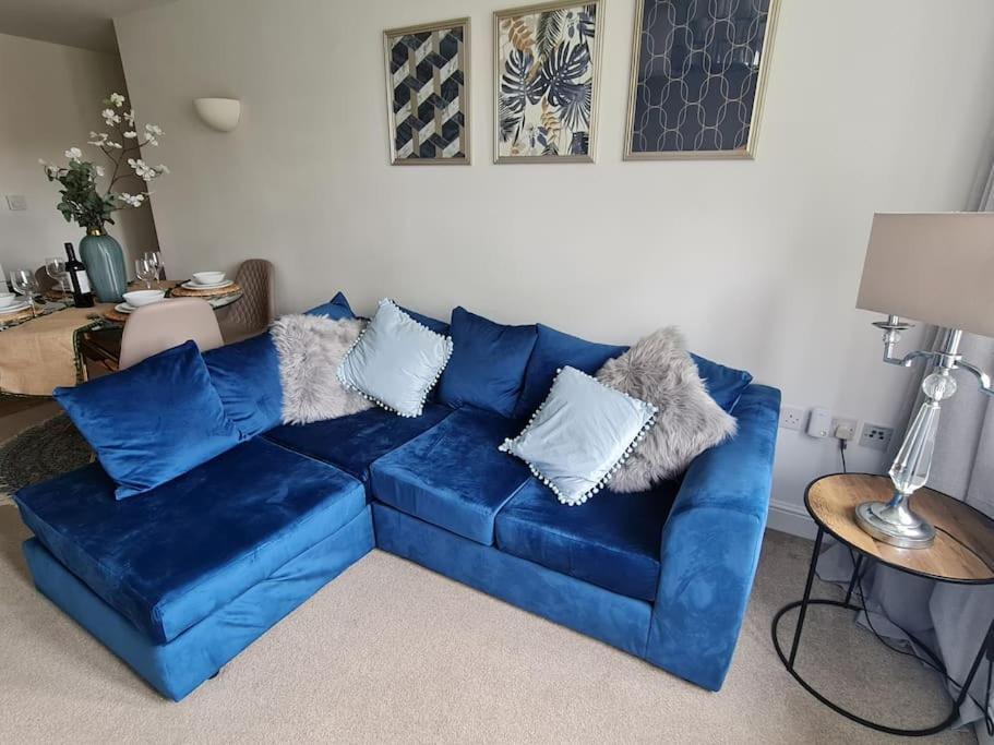 Chic 2 Bed Nr St George's Park Apartment *