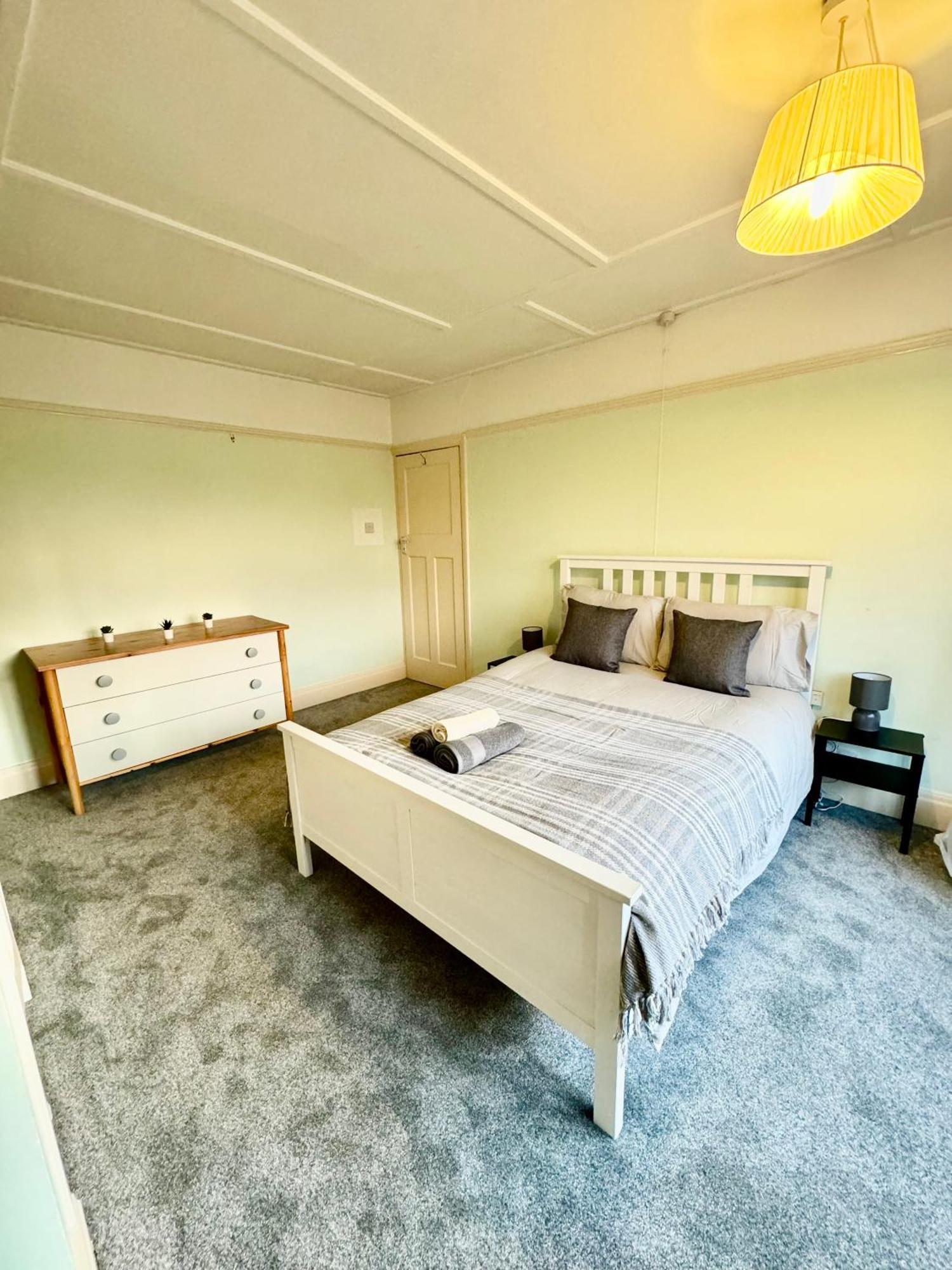 Spacious Double Near Southmead Homestay *