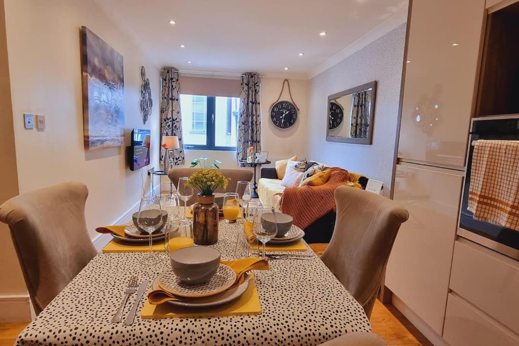 Riverside Apartment Bristol