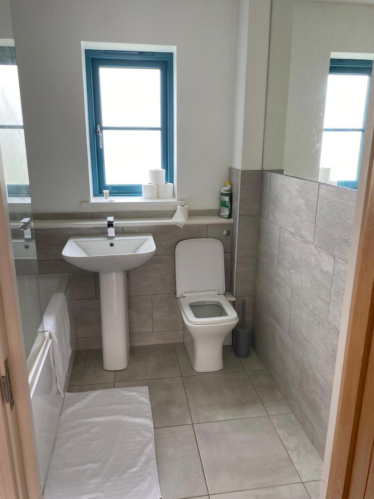 4 Bedroom In Frampton Holiday home