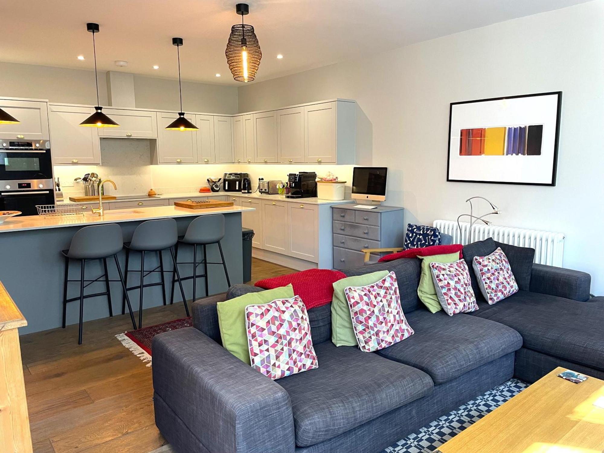 Hampton Hall - Wonderful Converted In Redland Holiday home *