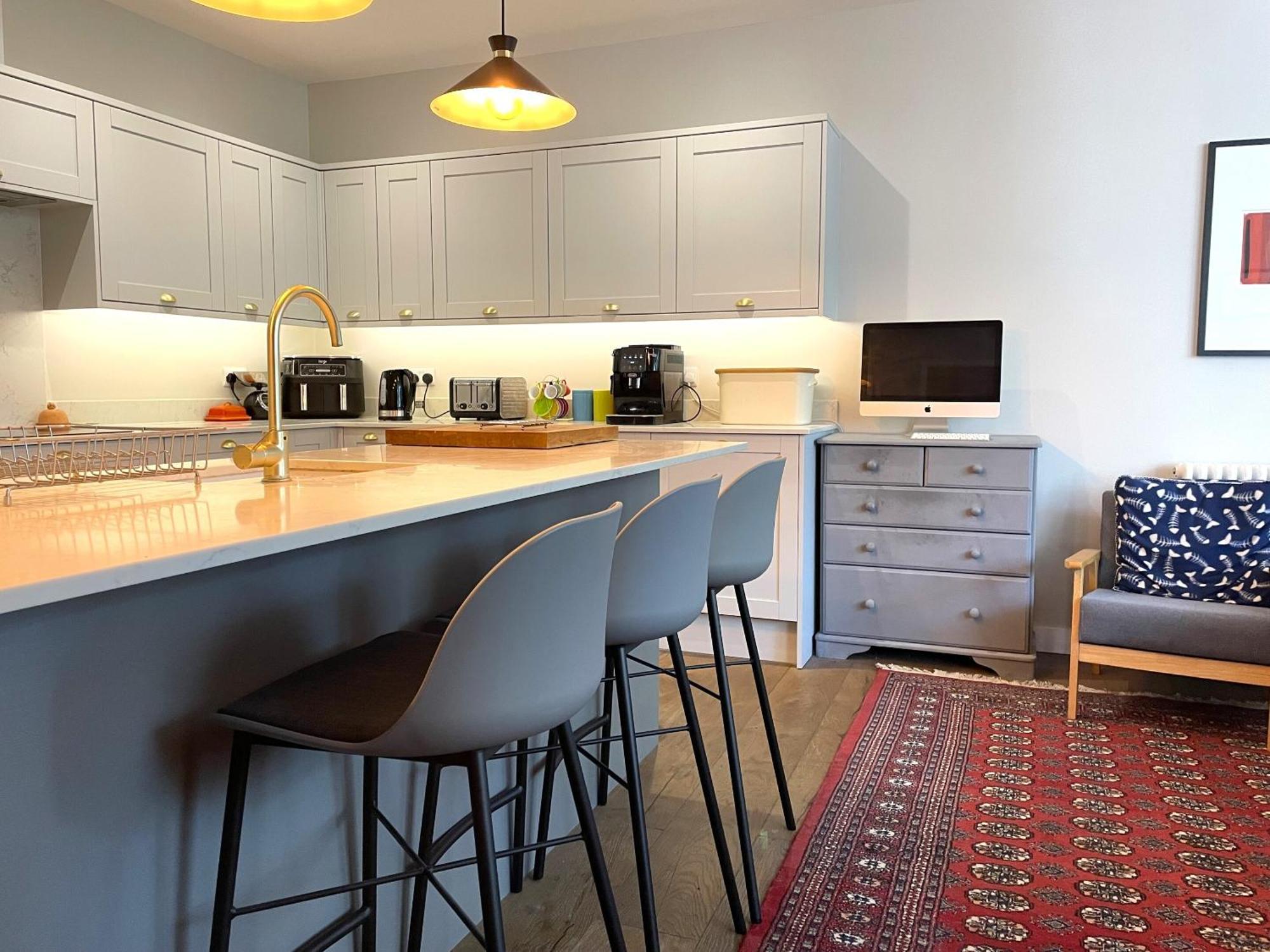 Hampton Hall - Wonderful Converted In Redland Holiday home