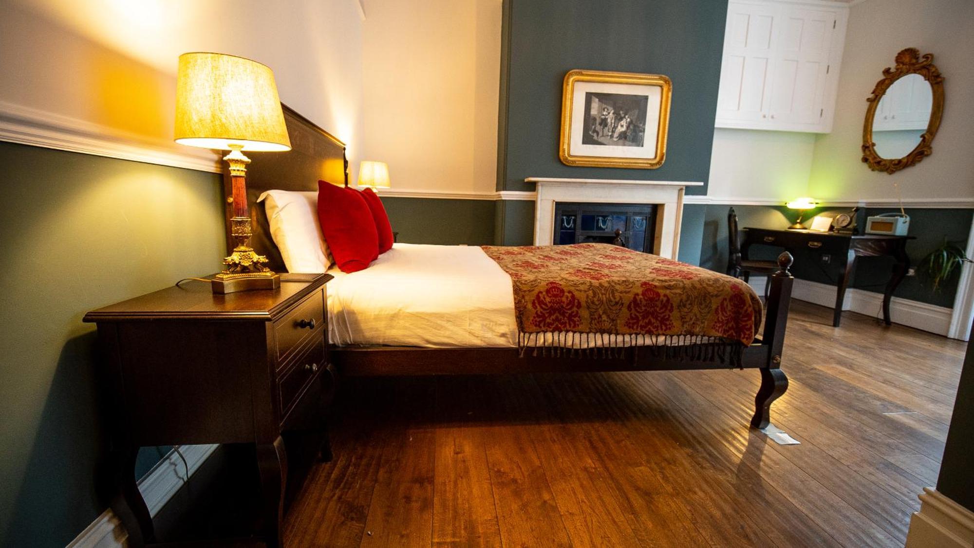 Bed & Breakfast 3 Berkeley Square Bristol