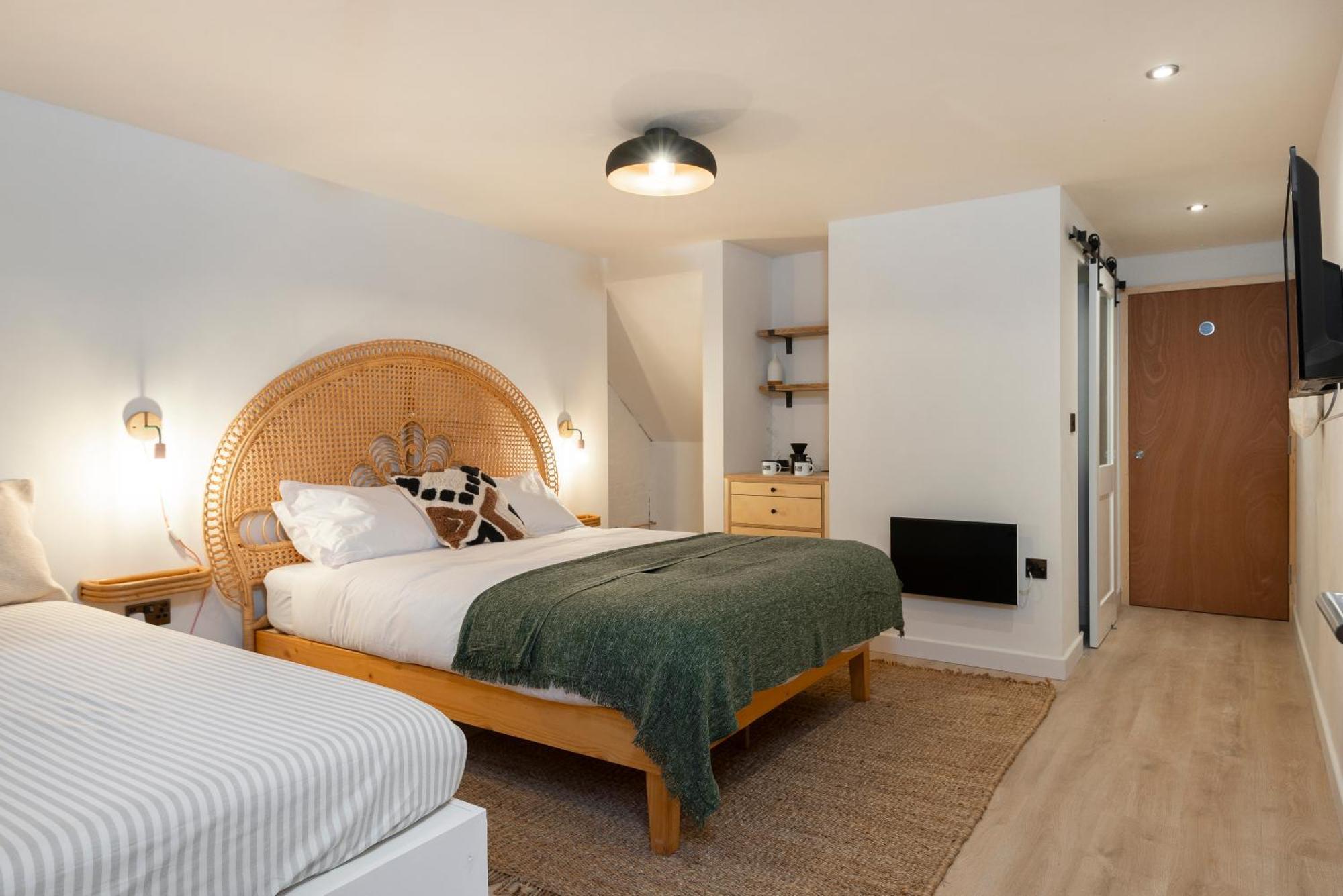 Coalshed Hotel *