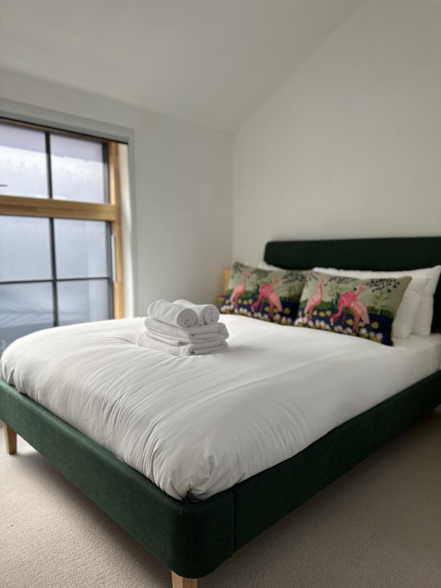 Ideal Getaway - 3 Bed Harbourside Holiday home