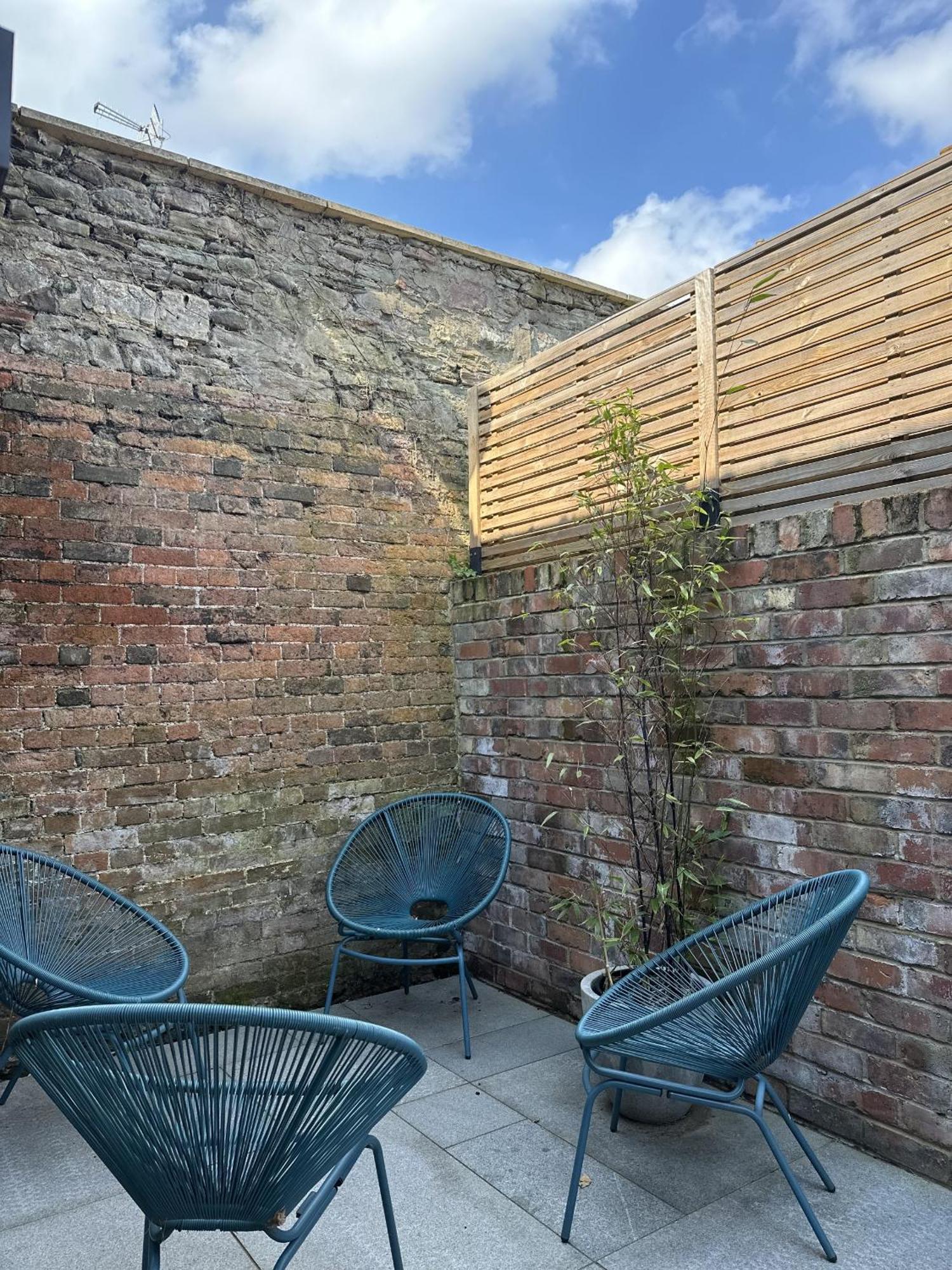 Ideal Getaway - 3 Bed Harbourside Holiday home Bristol