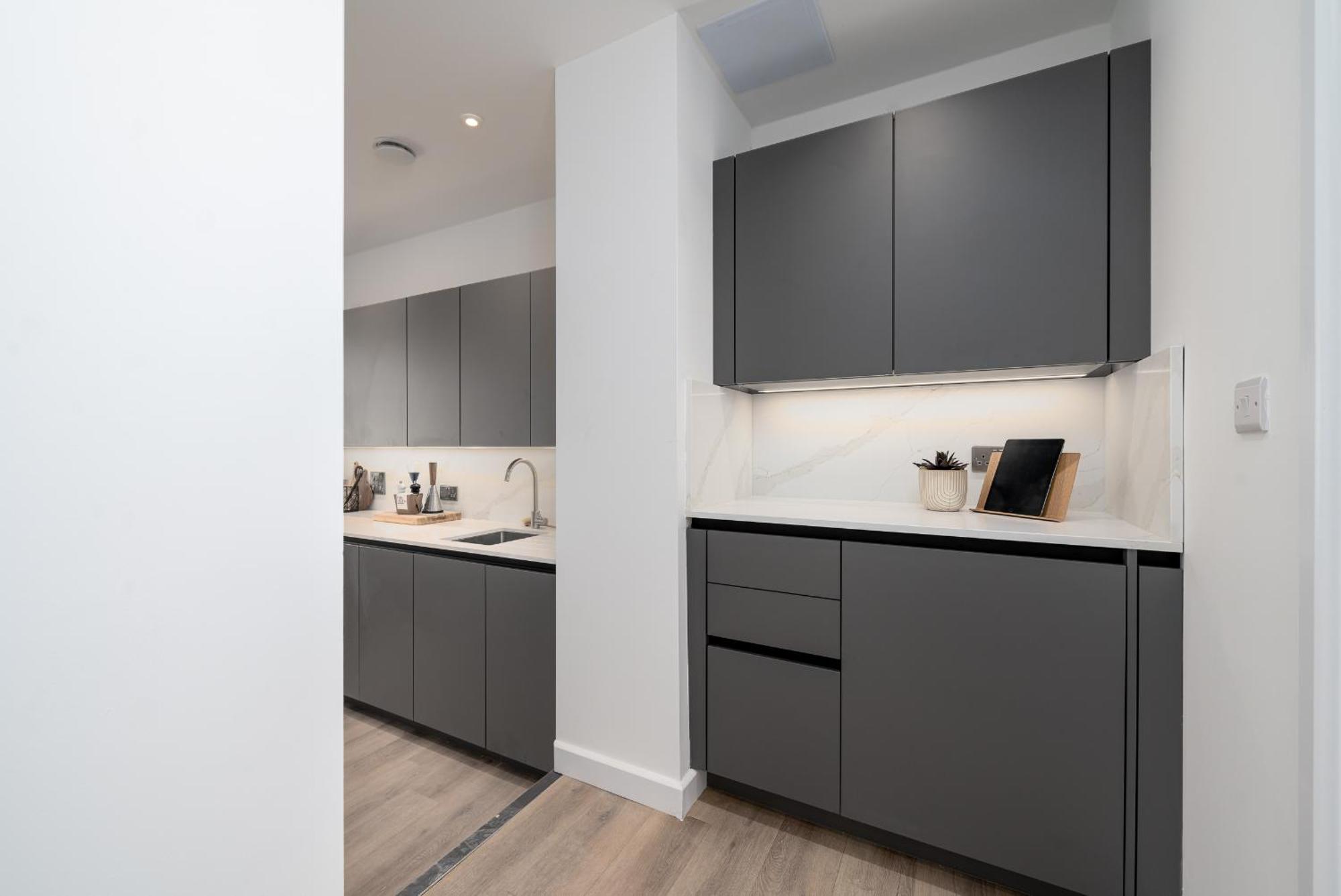 Apartment 48 Park Street