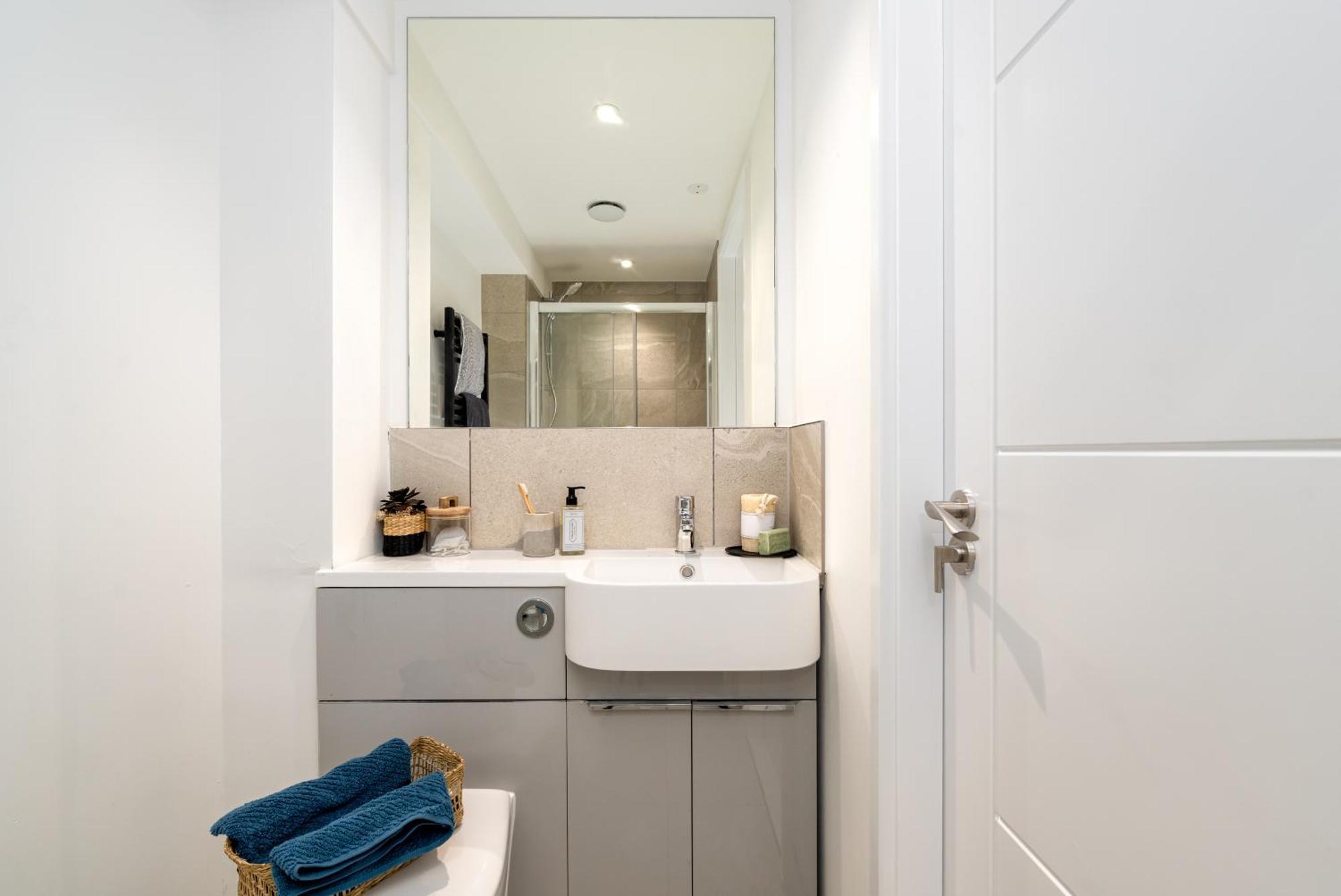 Apartment 48 Park Street *