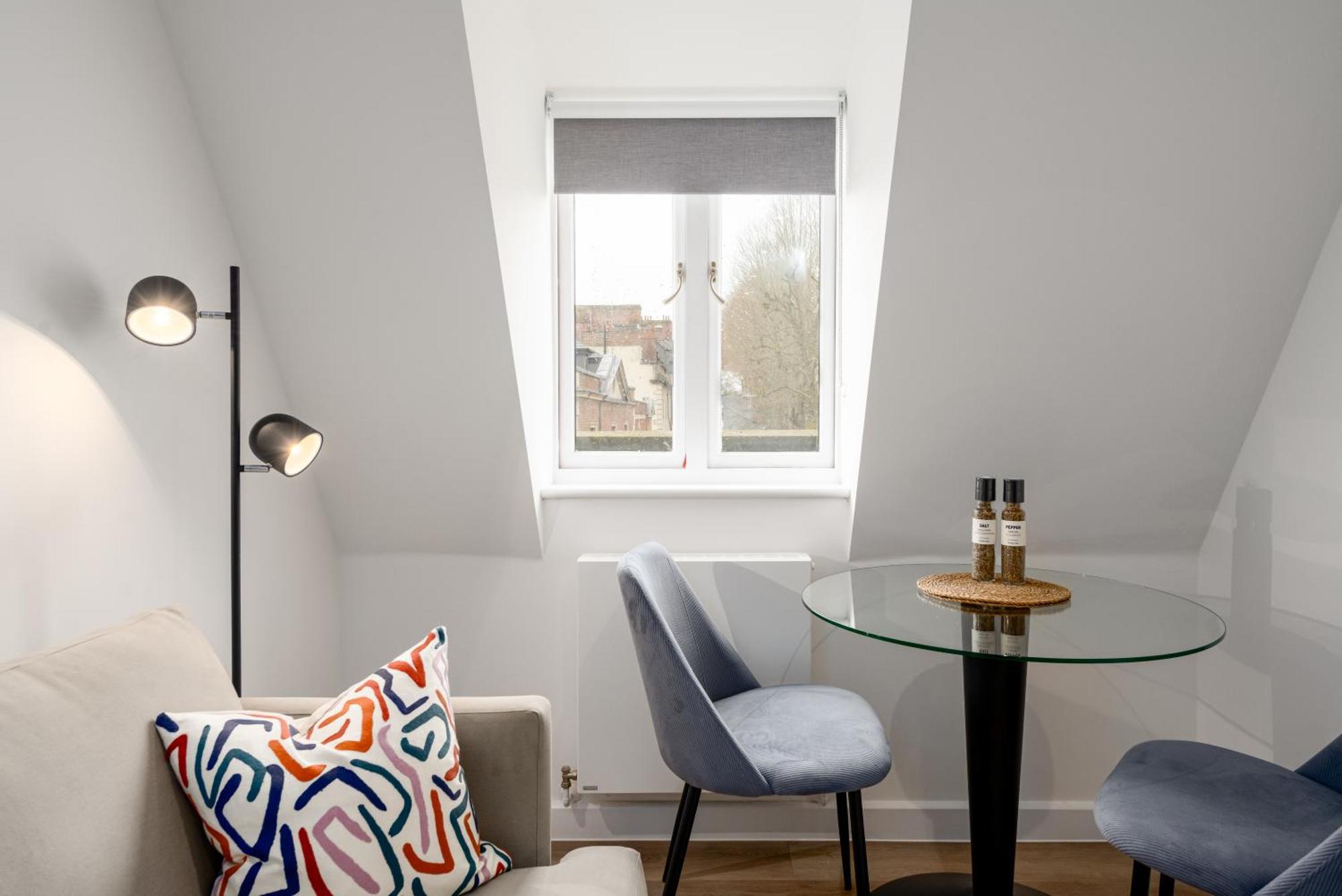48 Park Street Apartment
