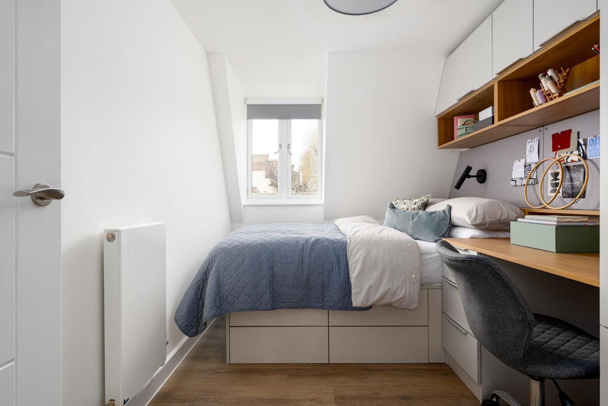 Apartment 48 Park Street