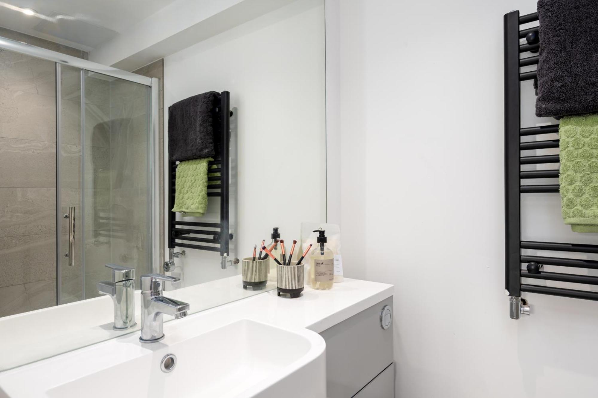 48 Park Street Apartment