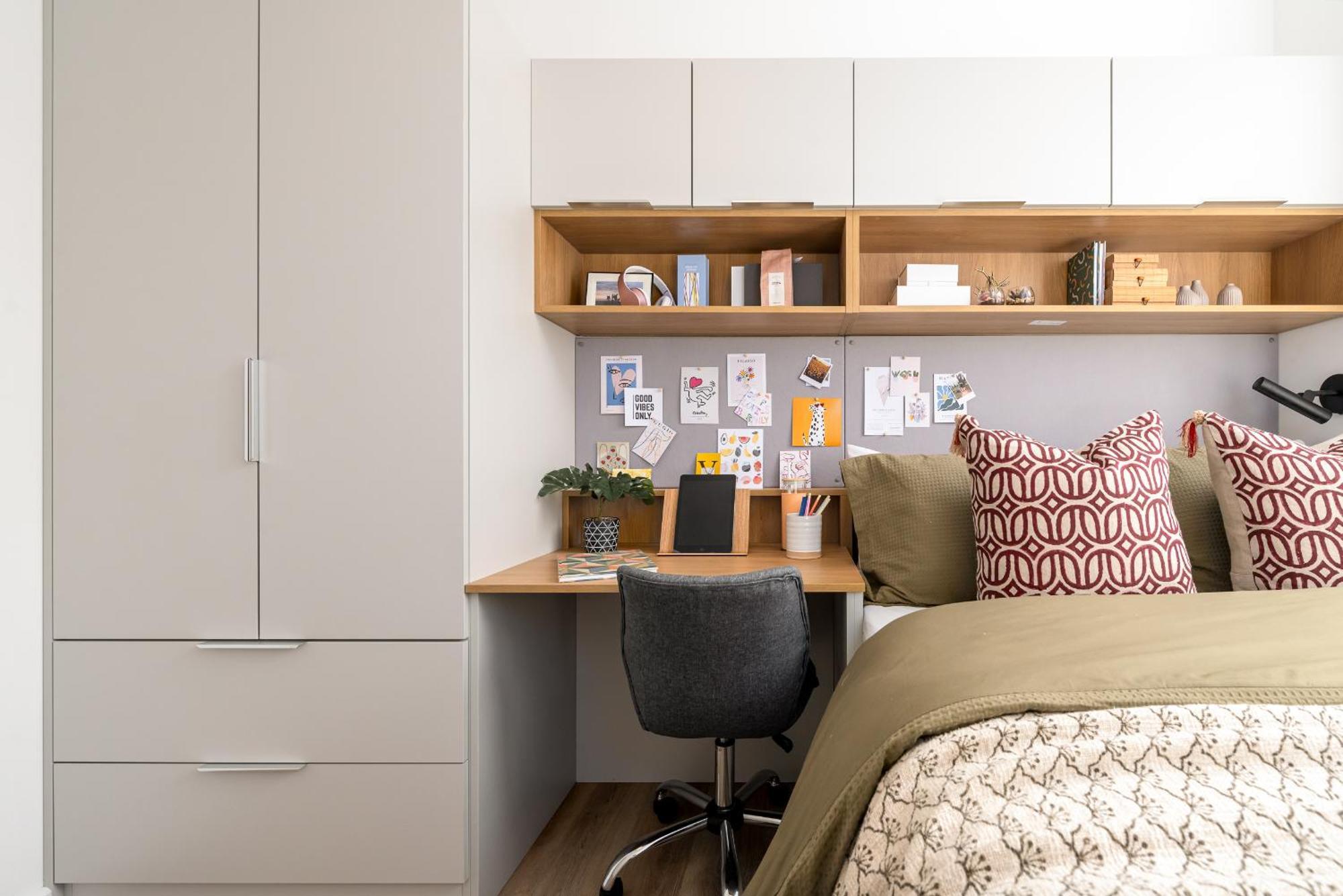 48 Park Street Apartment *