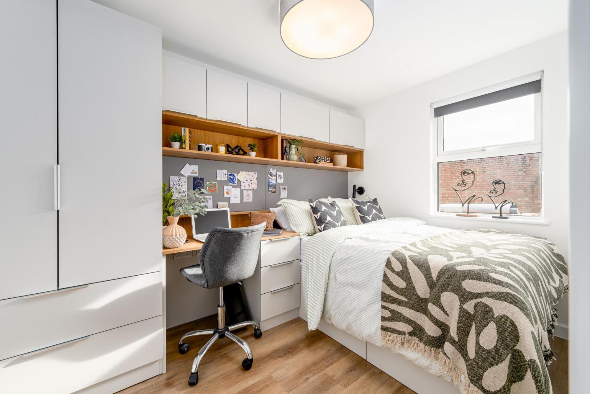 Apartment 48 Park Street *