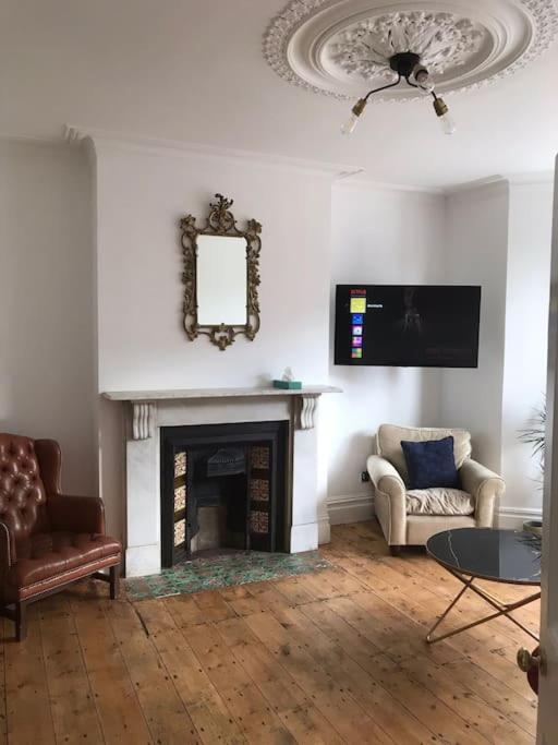 Holiday home Large Newly Refurbished House Close To Harbour Bristol