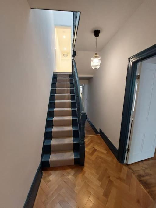 Large Newly Refurbished House Close To Harbour * Bristol