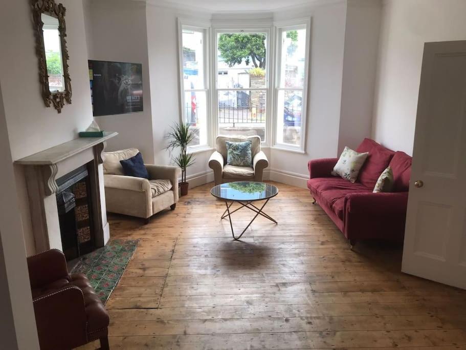 Large Newly Refurbished House Close To Harbour Holiday home