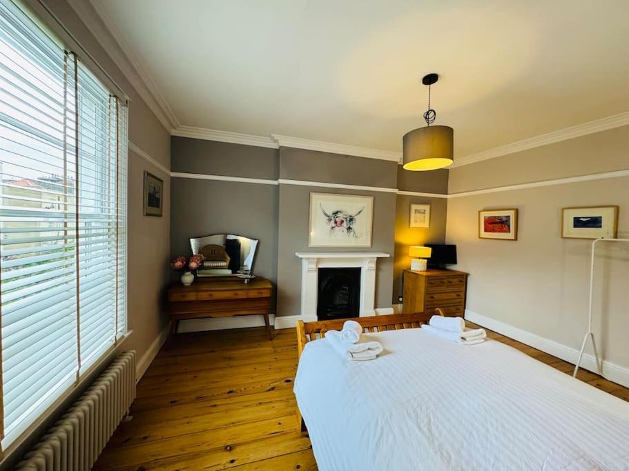 A Gorgeous Edwardian In City Centre Holiday home Bristol