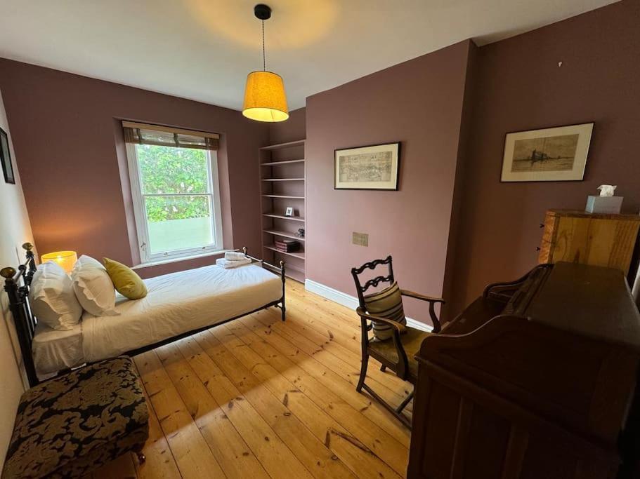 A Gorgeous Edwardian In City Centre Holiday home