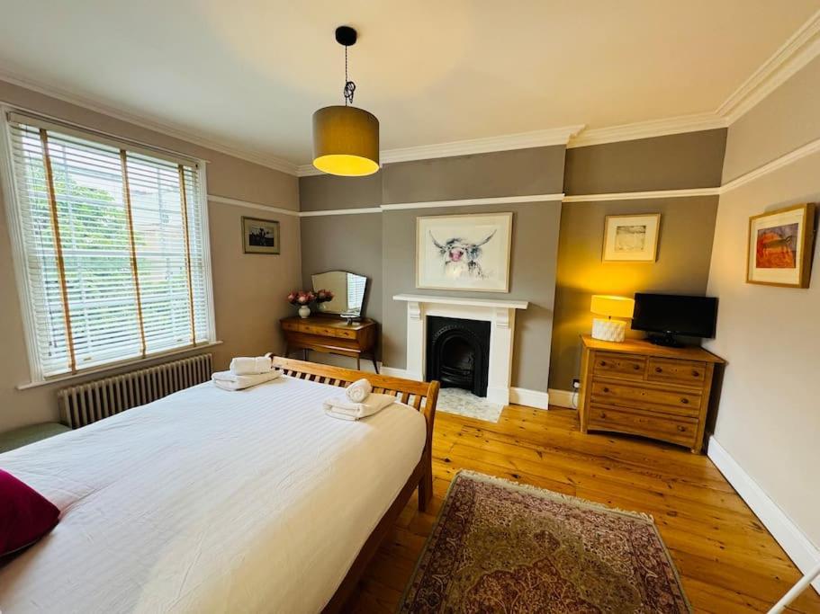 A Gorgeous Edwardian In City Centre Holiday home Bristol
