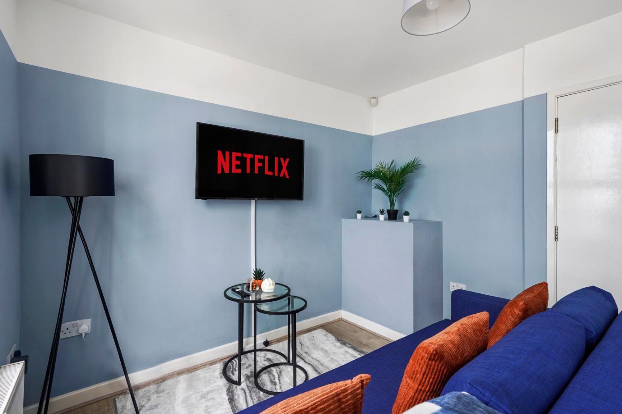 Stylish Sleek Abode - Sleeps 6 Apartment *