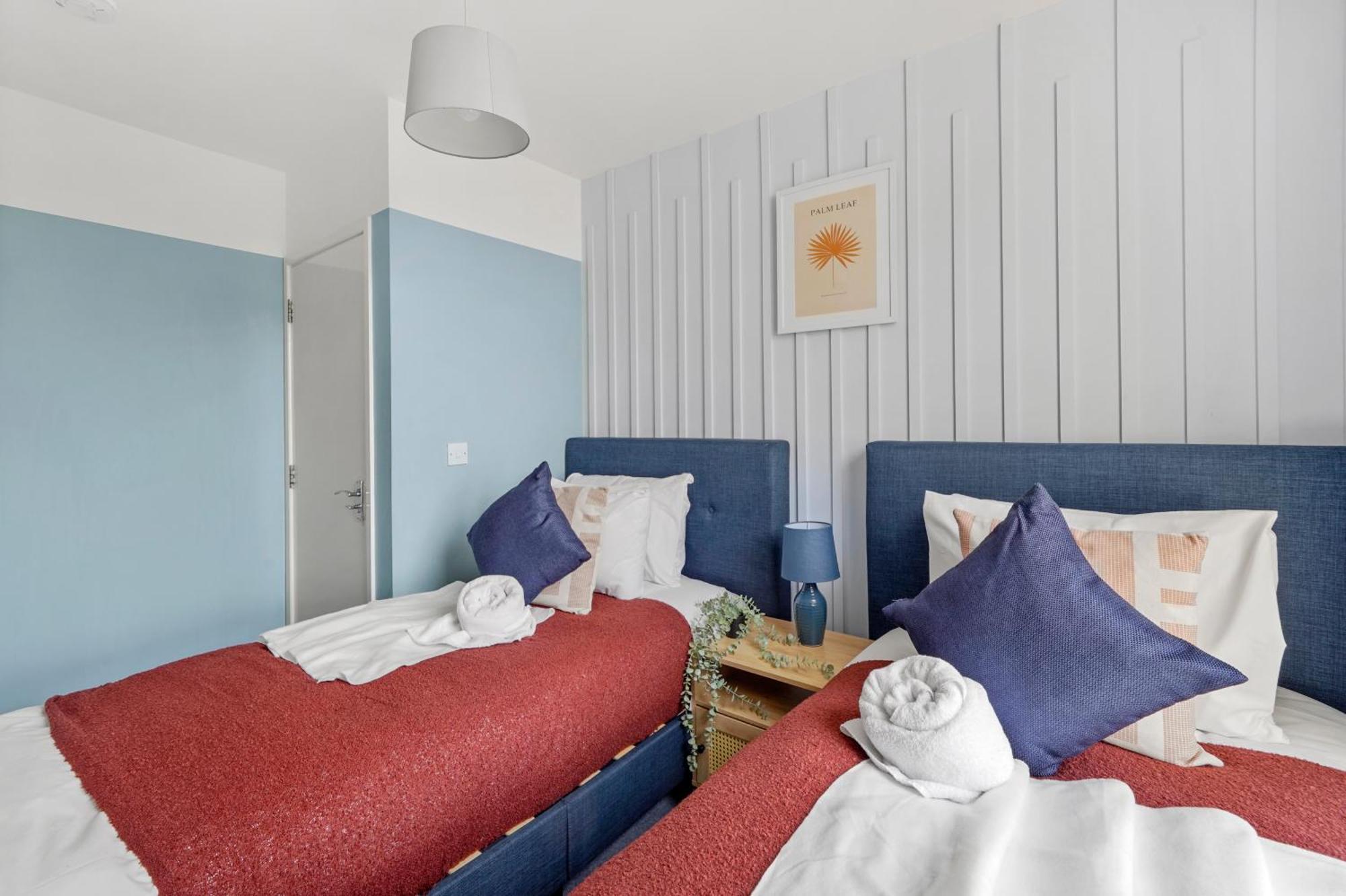 Apartment Stylish Sleek Abode - Sleeps 6 Bristol