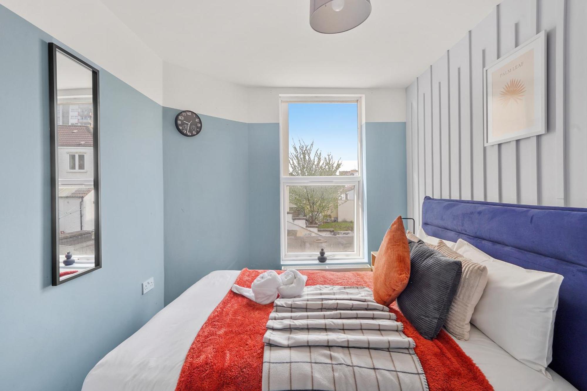 Stylish Sleek Abode - Sleeps 6 Apartment *