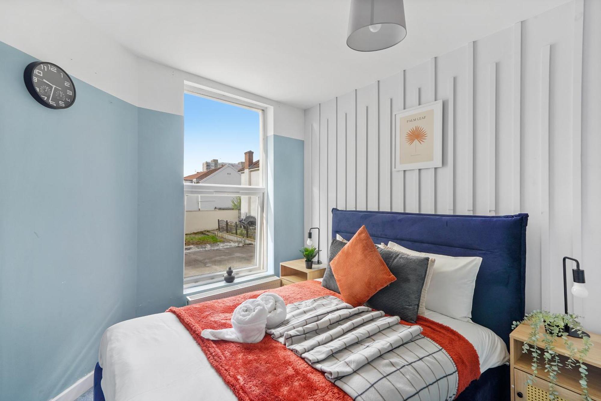 Stylish Sleek Abode - Sleeps 6 *