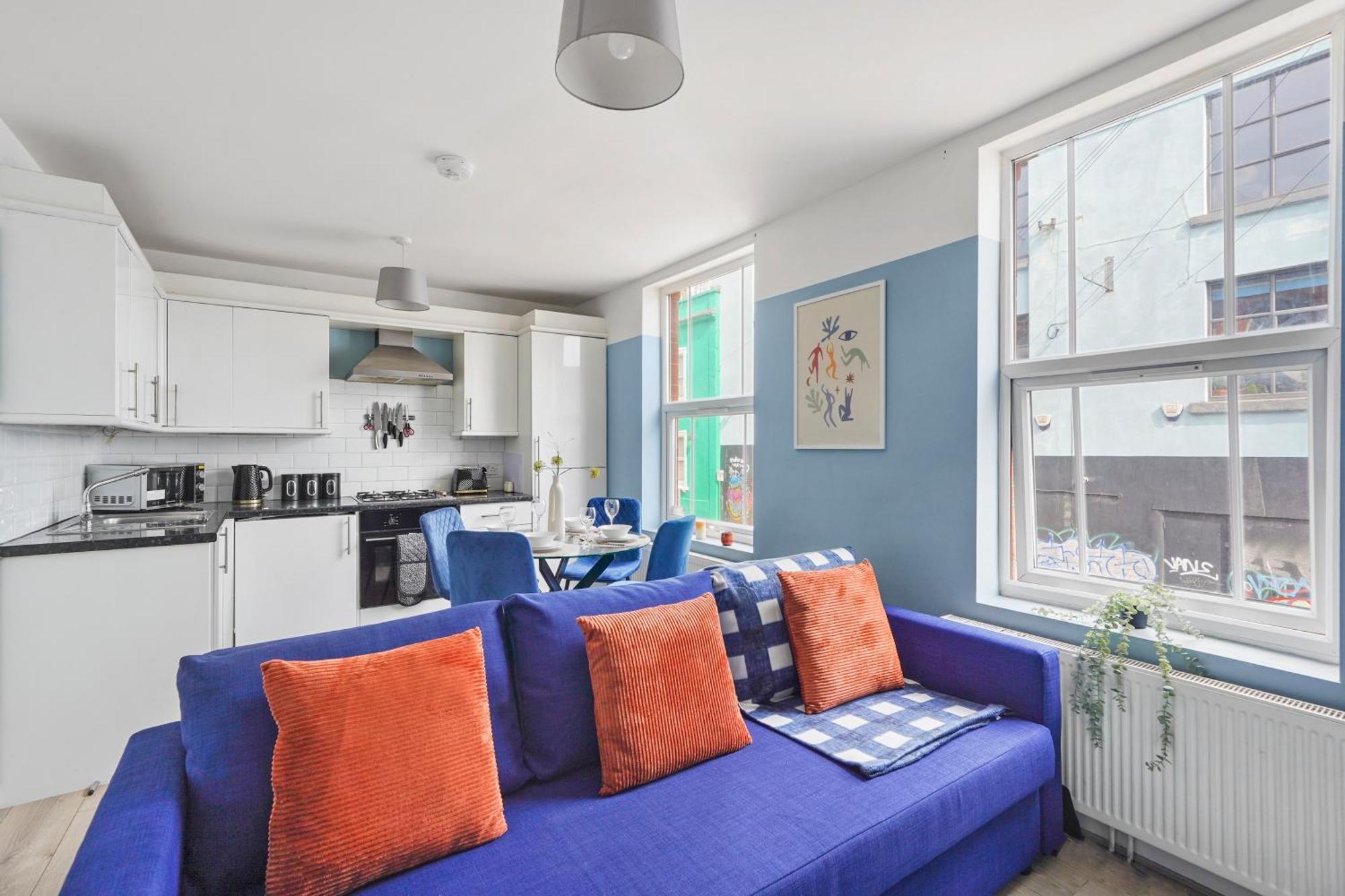 Stylish Sleek Abode - Sleeps 6 Apartment Bristol