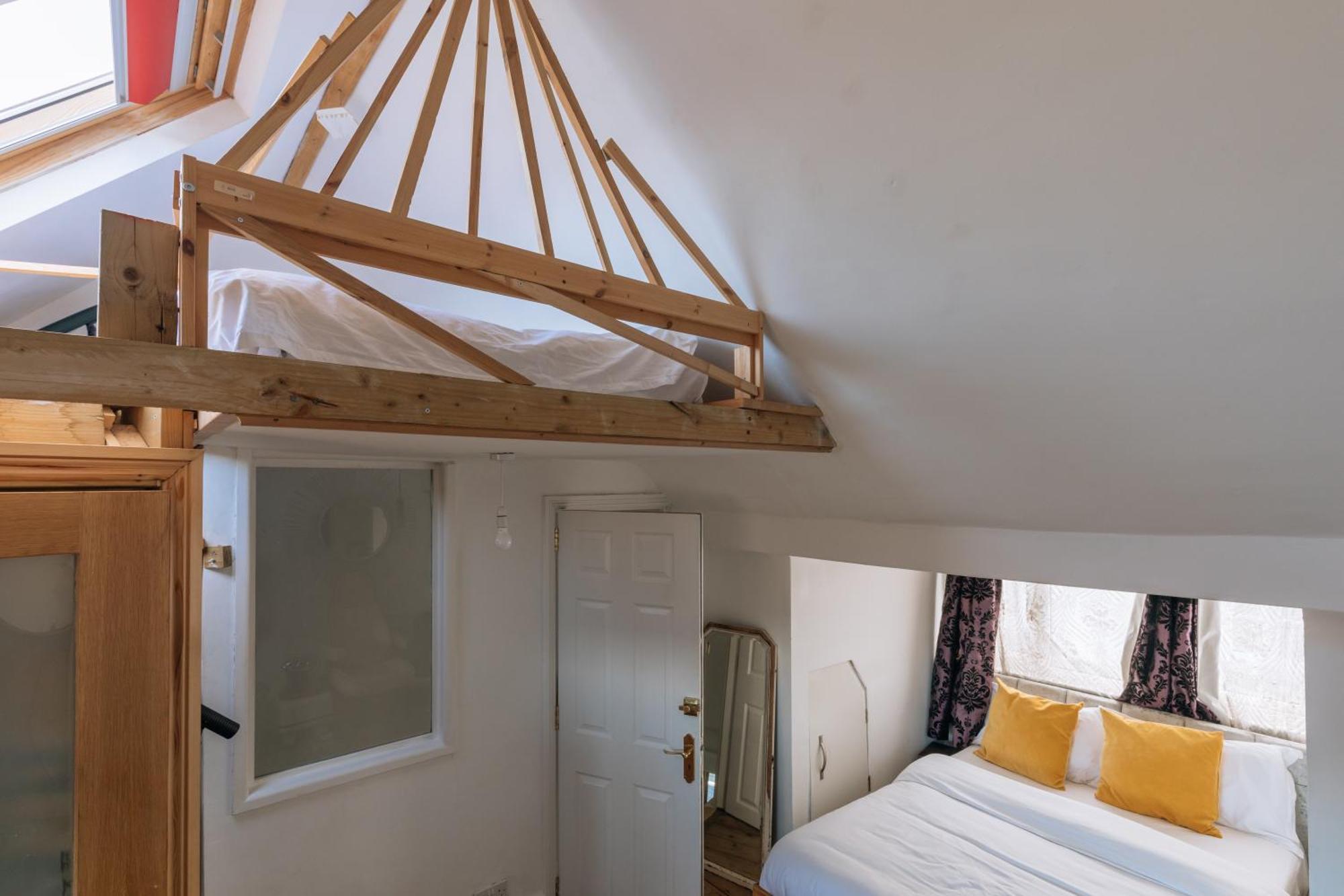 Vibrant & Eclectic 3 Bedroom Flat - Bedminster Bristol! Bristol
