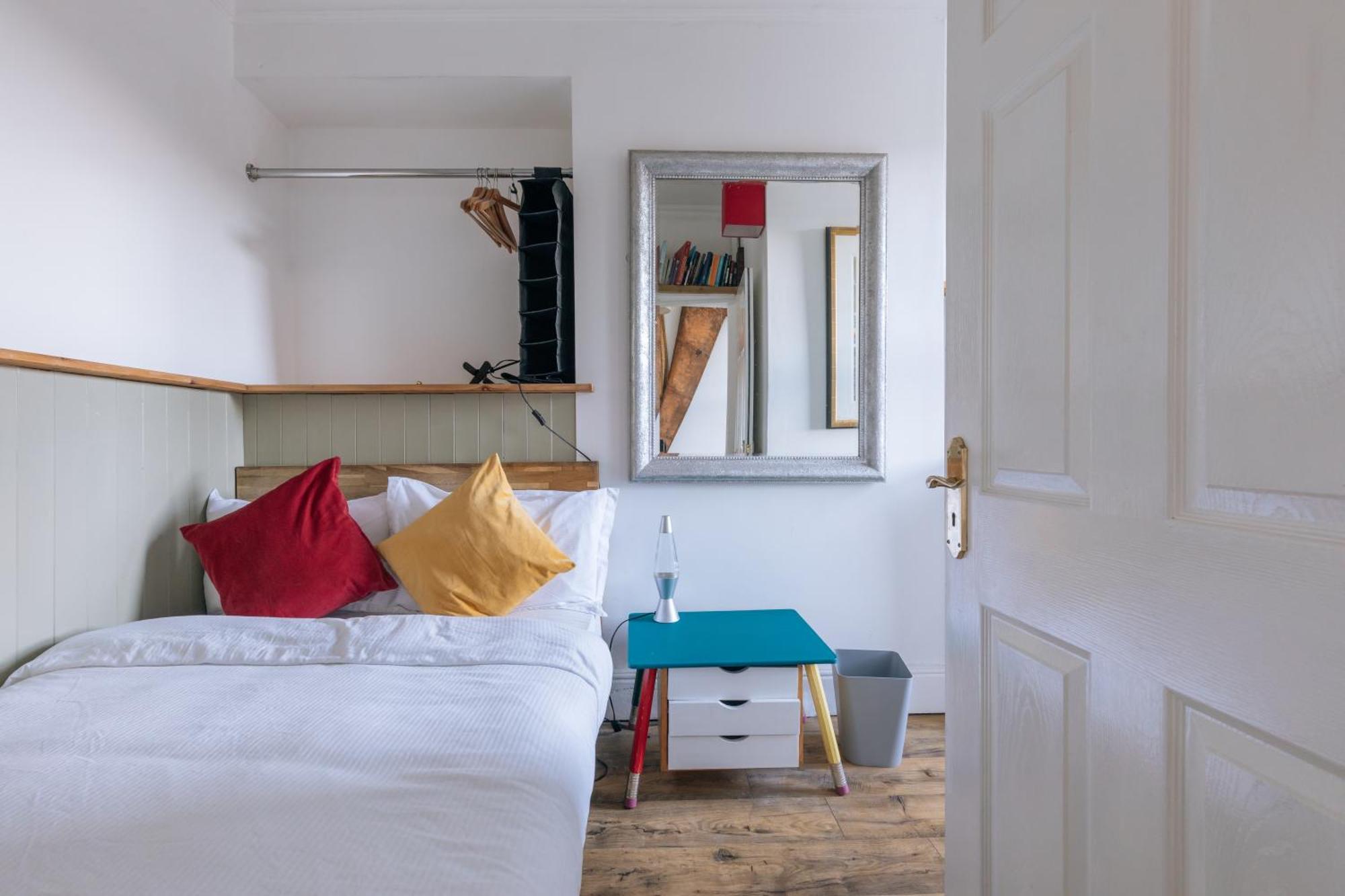 Vibrant & Eclectic 3 Bedroom Flat - Bedminster Bristol! Apartment