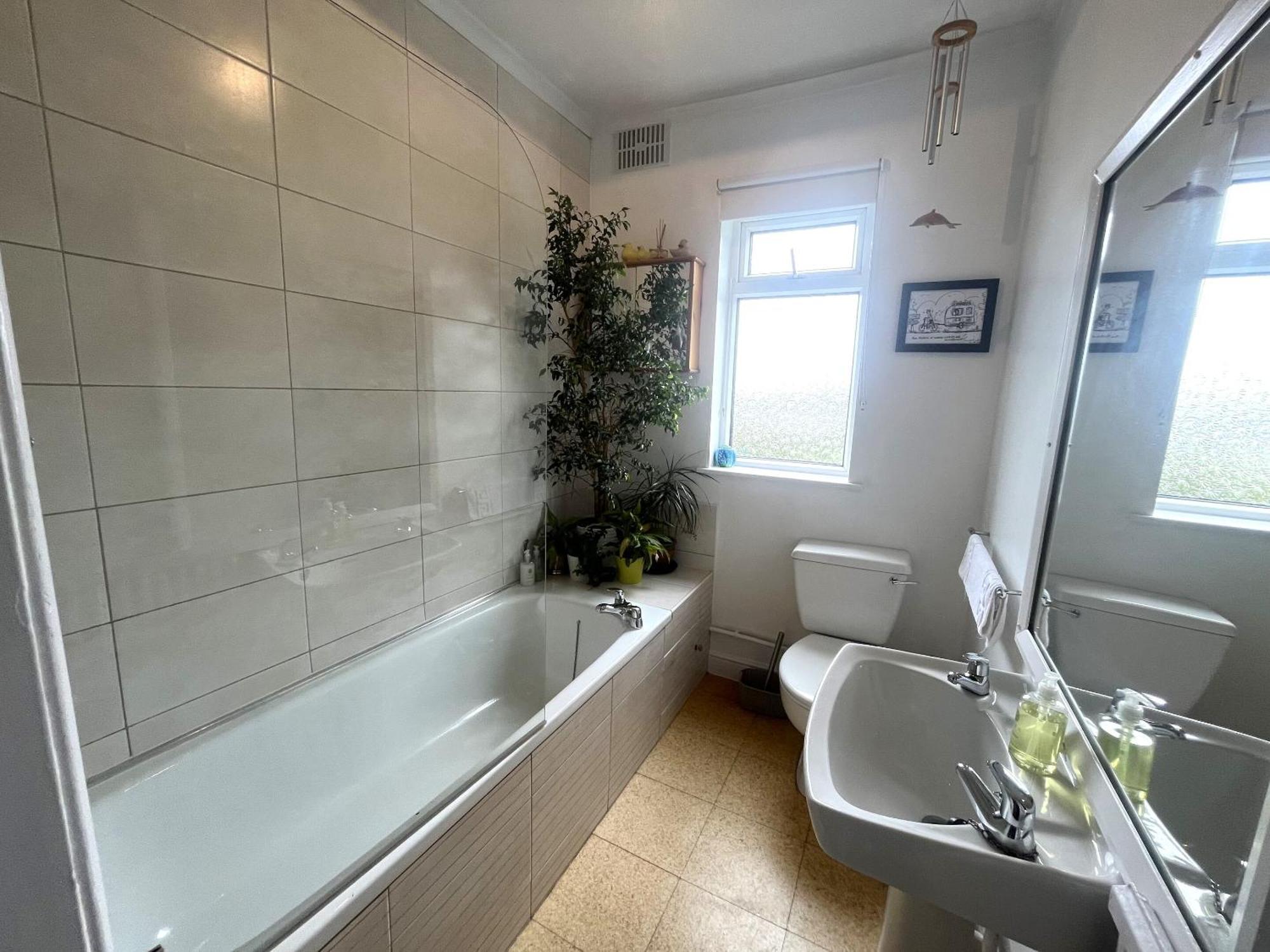 Peaceful Family Retreat Near Gloucester Road