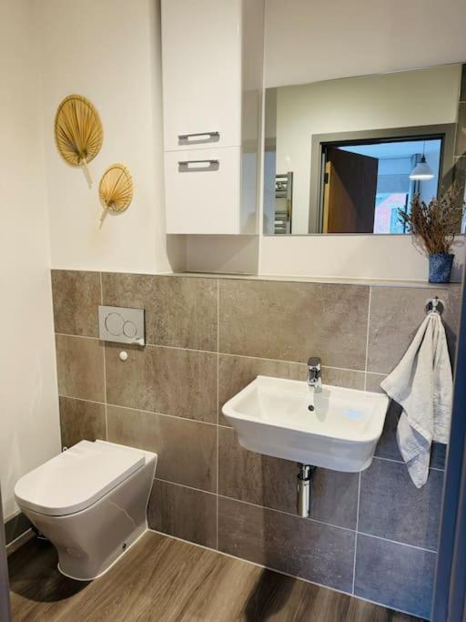 Au Naturel With Private Parking Villa