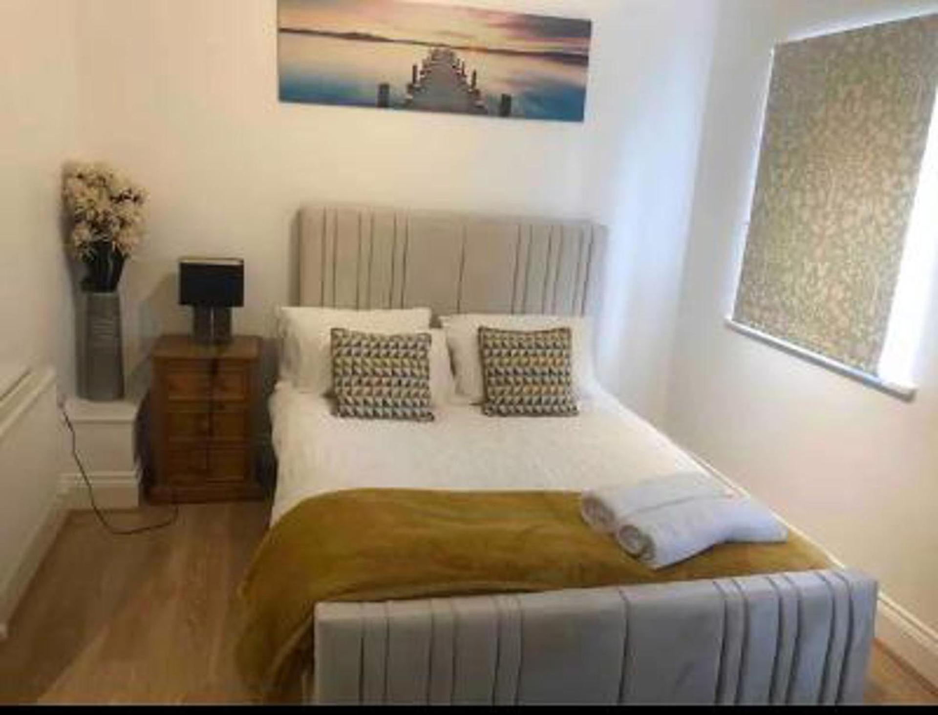 Stunning 3-bed House In Holiday home Bristol