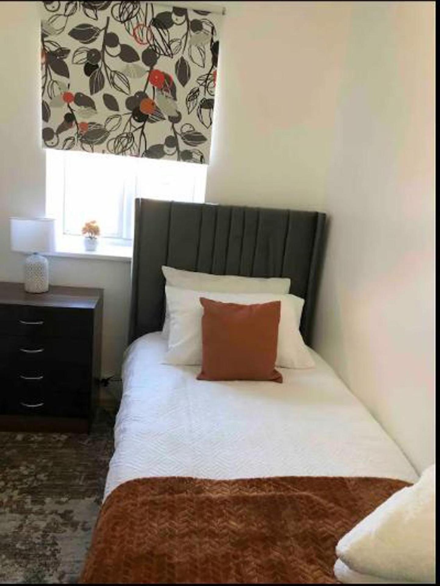 Stunning 3-bed House In Holiday home *