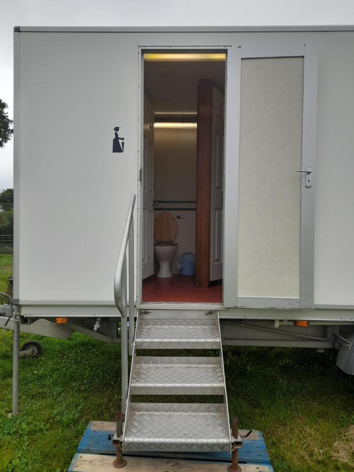 Nine Yards Family Glamping @ Farrington's Farm Luxury tent Bristol