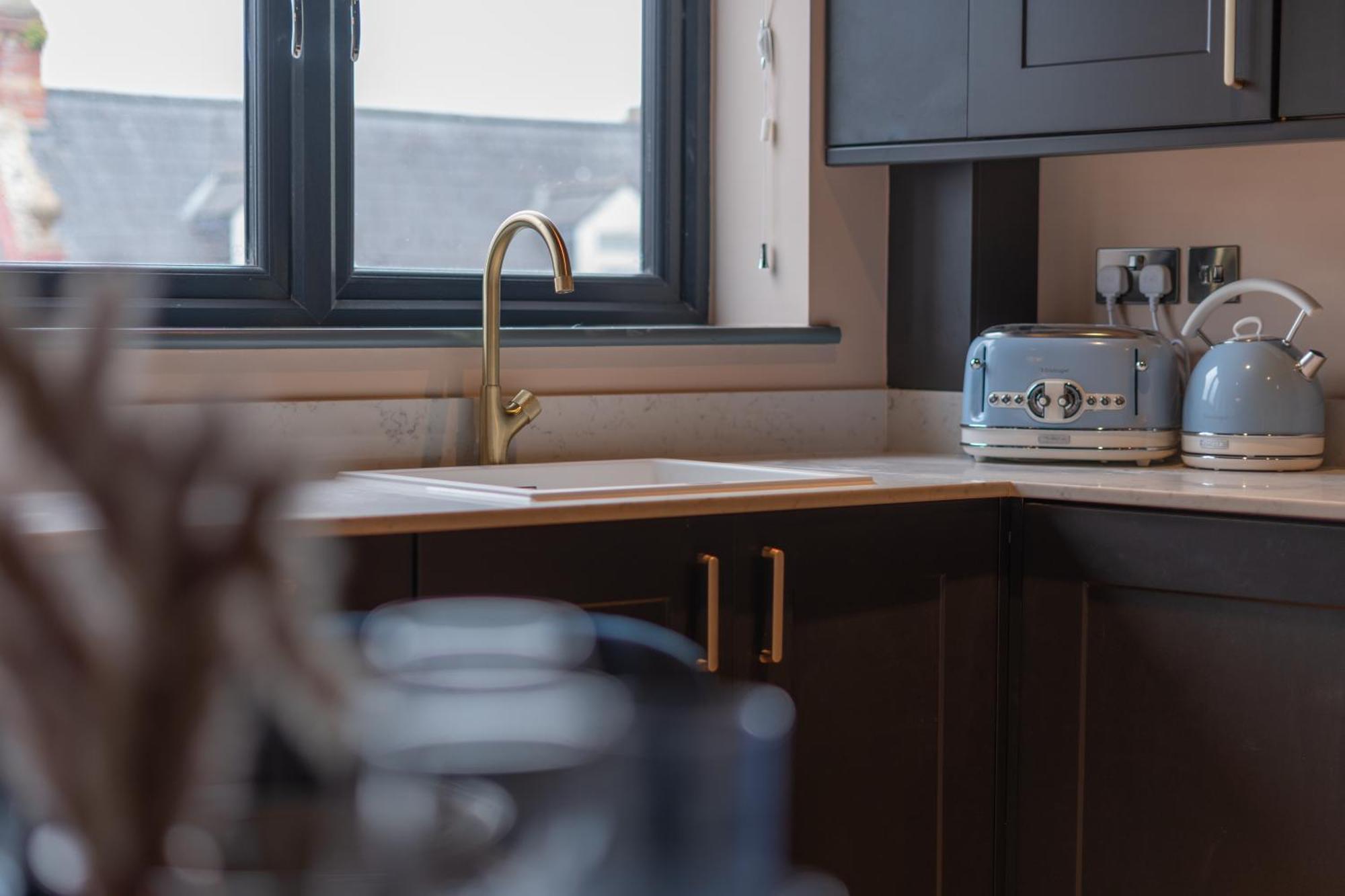 Swiper - 1 Bedroom Luxury By Mint Apartment