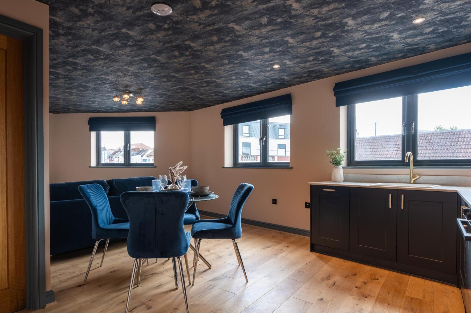 Swiper - 1 Bedroom Luxury By Mint * Bristol
