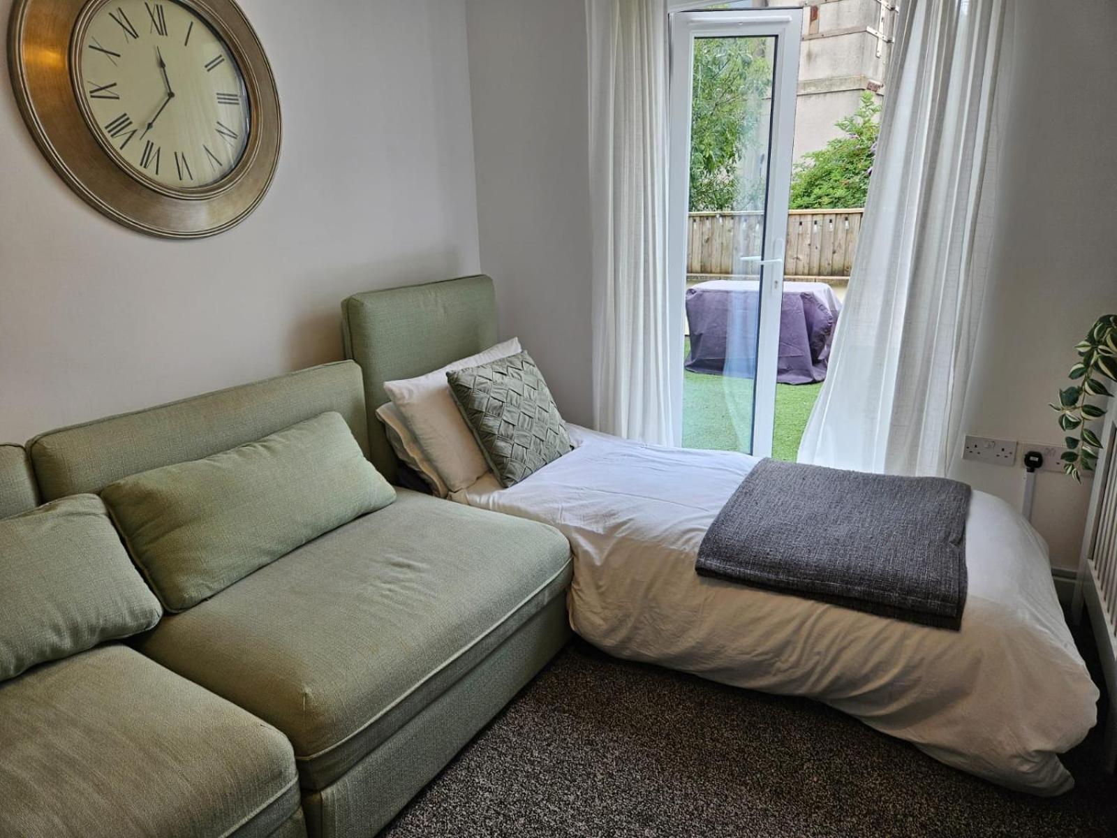 31 Canal Apartments, Roof Terrace, Temple Meads Apartment Bristol