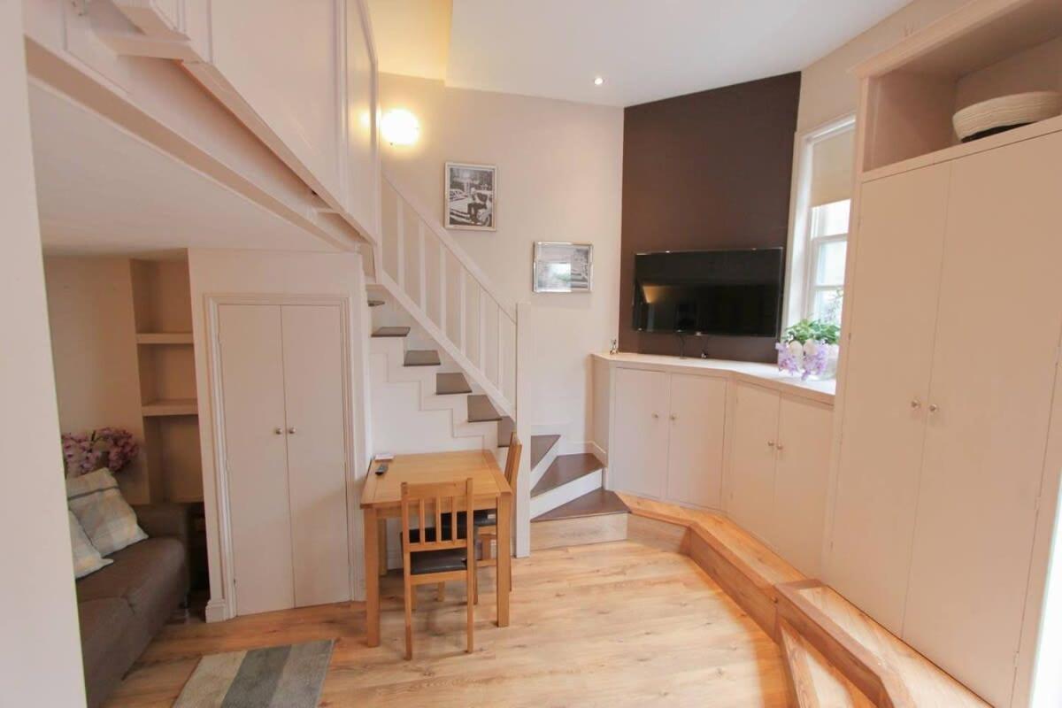 The Coach House, Clifton And Parking - Hopewell