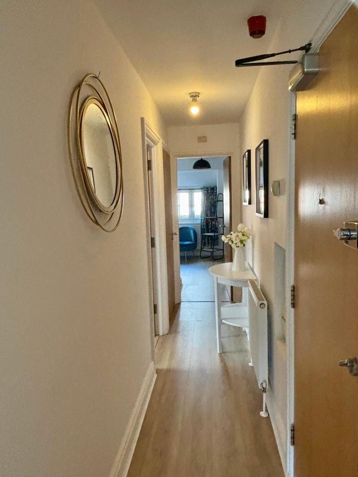 - Cabot Circus Apartment *