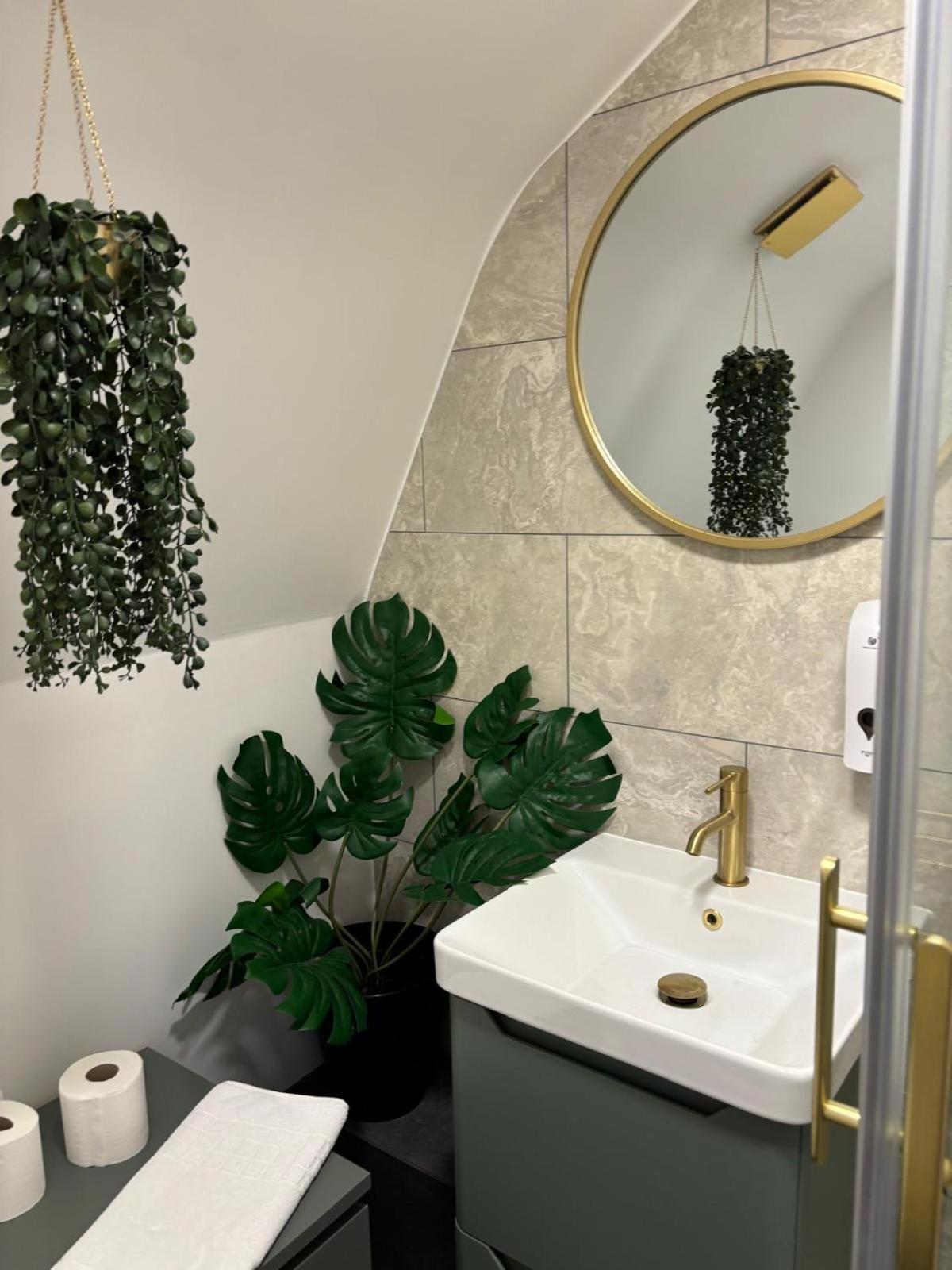 - Cabot Circus Apartment