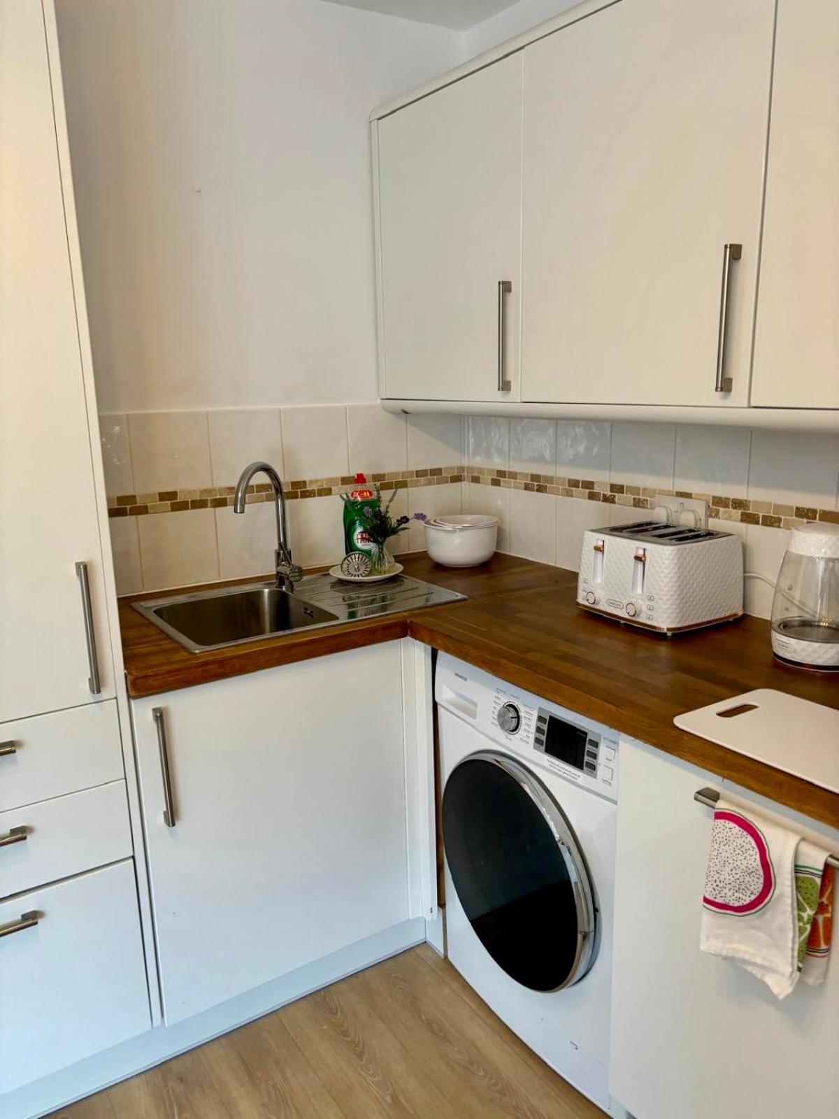- Cabot Circus Apartment *